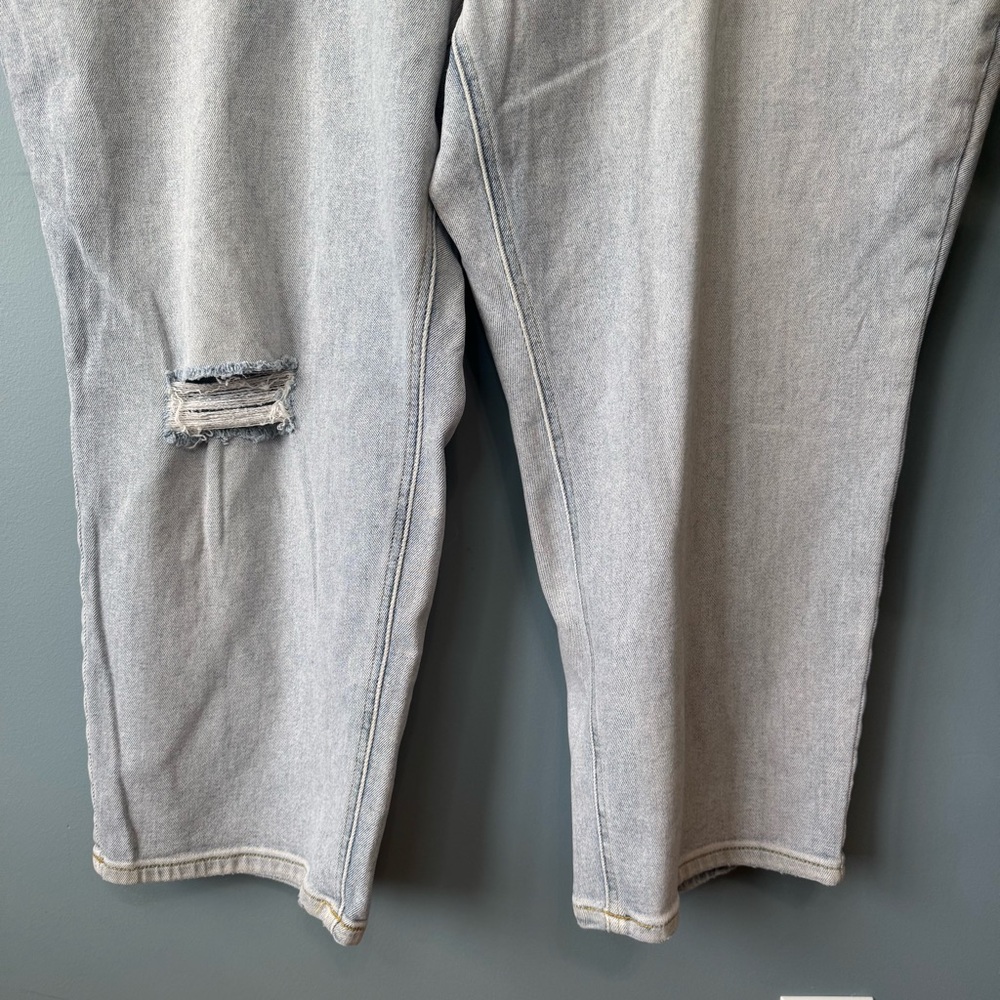 Lane Bryant High Rise Straight Light Wash Flex Magic Waist Jeans Distressed. 28 - Picture 4 of 11